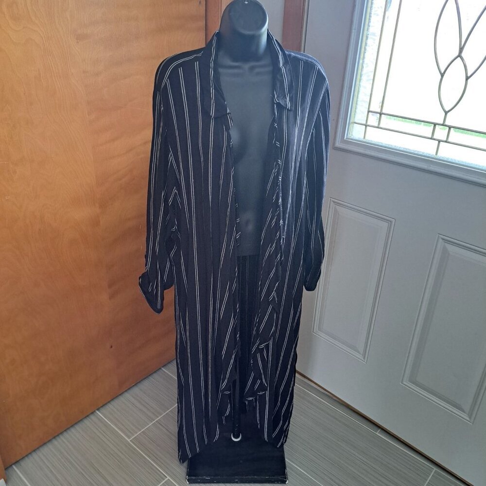 Dizzy Gal Women's Size 3XL Open Front Duster Cardigan Black And White